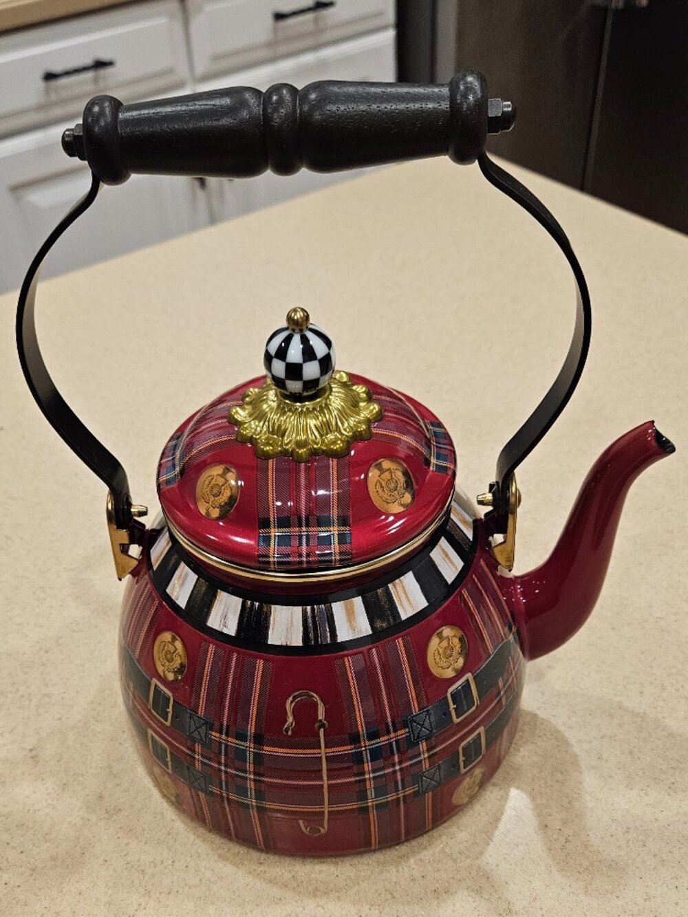 RARE LIMITED COLLECTIVE MACKENZIE CHILDS TARTAN PLAID CHRISTMAS 2 QT TEA KETTLE